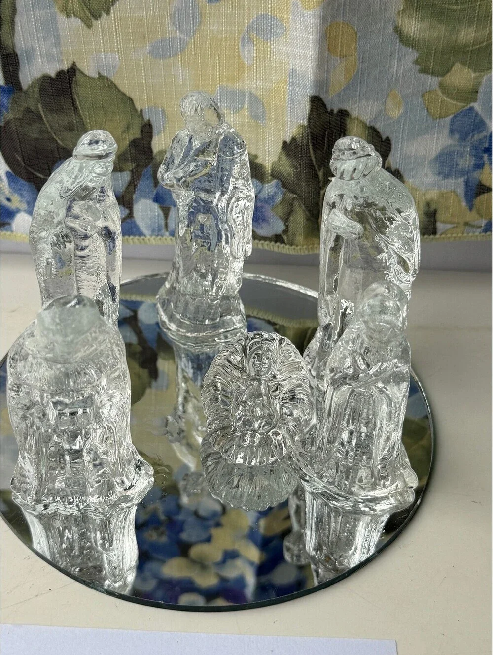 Vintage Clear Glass Nativity Set 5 Piece Figurine Lot with Mirror Base S-11
